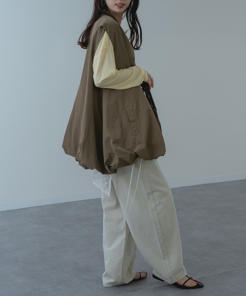 refinedworks（リファインドワークス）の「【refinedworks】ナイロン 生地を使用した バルーンベスト！（その他アウター・レディース・ベージュ/ブラック・FREE）」の12枚目の写真