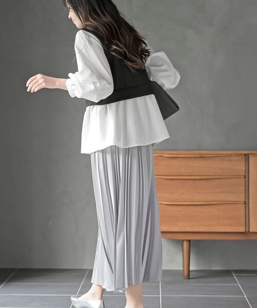 rps（アールピーエス）の「変形タックスリーブ衿付きドッキングブラウス（シャツ/ブラウス・レディース・ネイビー/オフホワイト/ブラック/チェック・フリー）」の7枚目の写真