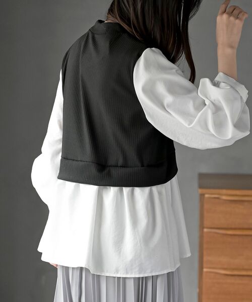 rps（アールピーエス）の「変形タックスリーブ衿付きドッキングブラウス（シャツ/ブラウス・レディース・ネイビー/オフホワイト/ブラック/チェック・フリー）」の11枚目の写真