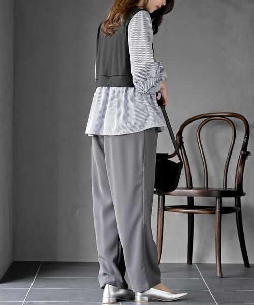 rps（アールピーエス）の「変形タックスリーブ衿付きドッキングブラウス（シャツ/ブラウス・レディース・ネイビー/オフホワイト/ブラック/チェック・フリー）」の16枚目の写真