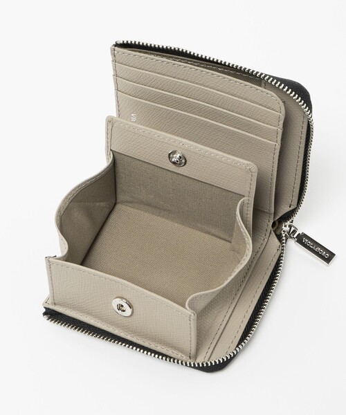 VIOLAd'ORO（ヴィオラドーロ）の「＜VIOLAd’ORO＞レザー スタッズ ミニウォレット（財布・レディース・モカ/ブラック・FREE）」の8枚目の写真