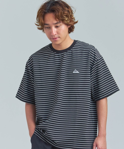 KELTY(ケルティ)の「KELTY WAPPEN LOGO BORDER T-SHIRT(Tシャツ/カットソー・メンズ・ブラック/ホワイト・M/XL/L)」の1枚目の写真