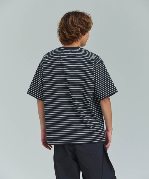 KELTY(ケルティ)の「KELTY WAPPEN LOGO BORDER T-SHIRT(Tシャツ/カットソー・メンズ・ブラック/ホワイト・M/XL/L)」の19枚目の写真
