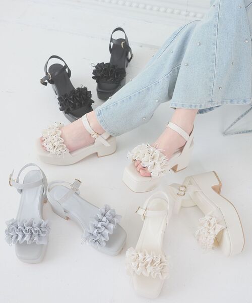 MAJESTIC LEGON（マジェスティックレゴン）の「ミルフィーユフリル厚底サンダル（サンダル・レディース・アイボリー/ブラック/ライトグレー/ホワイト系その他2・SMALL/MEDIUM/LARGE/X-LARGE）」の2枚目の写真