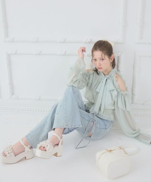 MAJESTIC LEGON（マジェスティックレゴン）の「ミルフィーユフリル厚底サンダル（サンダル・レディース・アイボリー/ブラック/ライトグレー/ホワイト系その他2・SMALL/MEDIUM/LARGE/X-LARGE）」の7枚目の写真