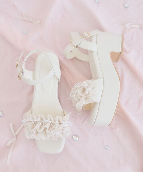 MAJESTIC LEGON（マジェスティックレゴン）の「ミルフィーユフリル厚底サンダル（サンダル・レディース・アイボリー/ブラック/ライトグレー/ホワイト系その他2・SMALL/MEDIUM/LARGE/X-LARGE）」の21枚目の写真