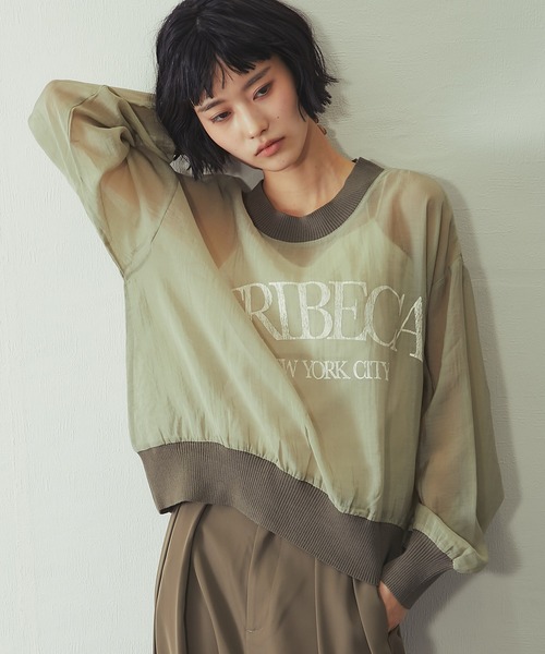 ANOTHER S(アナザーエス)の「布帛×ニット カレッジロゴ長袖シアープルオーバー(Tシャツ/カットソー・レディース・チャコールグレー/カーキ/オフホワイト・FREE)」の1枚目の写真