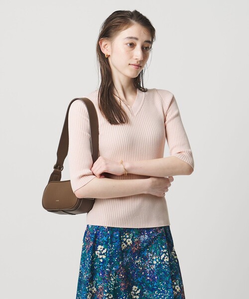 UNITED ARROWS(ユナイテッドアローズ)の「リブ Vネック ニット ‐ウォッシャブル‐(ニット/セーター・レディース・ブラック/ダークブラウン/ライトピンク・FREE)」の21枚目の写真