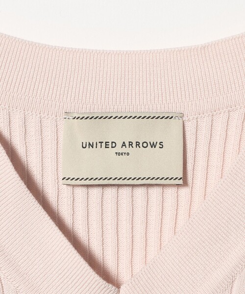 UNITED ARROWS(ユナイテッドアローズ)の「リブ Vネック ニット ‐ウォッシャブル‐(ニット/セーター・レディース・ブラック/ダークブラウン/ライトピンク・FREE)」の5枚目の写真