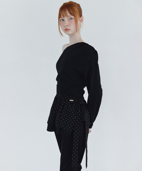 MICANE(ミケーネ)の「セレナワンオフショルダーブラウス・ドットラップスカートセットアップ(シャツ/ブラウス・レディース・ブラック/アイボリー・SMALL/MEDIUM/LARGE/X-LARGE)」の3枚目の写真