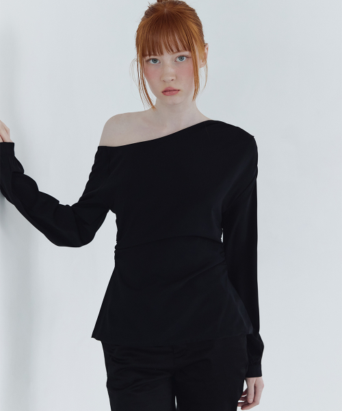 MICANE(ミケーネ)の「セレナワンオフショルダーブラウス・ドットラップスカートセットアップ(シャツ/ブラウス・レディース・ブラック/アイボリー・SMALL/MEDIUM/LARGE/X-LARGE)」の4枚目の写真
