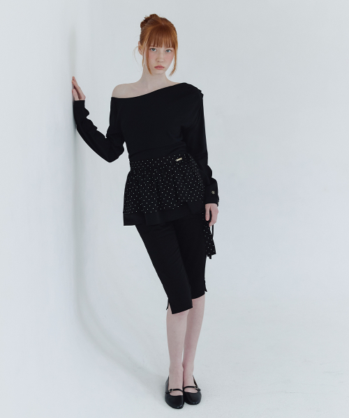 MICANE(ミケーネ)の「セレナワンオフショルダーブラウス・ドットラップスカートセットアップ(シャツ/ブラウス・レディース・ブラック/アイボリー・SMALL/MEDIUM/LARGE/X-LARGE)」の6枚目の写真