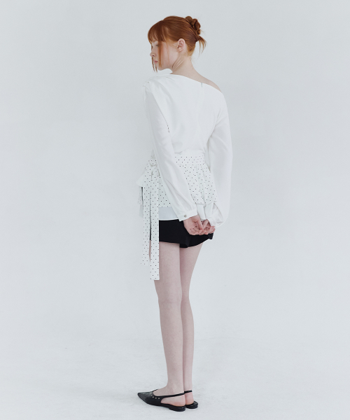 MICANE(ミケーネ)の「セレナワンオフショルダーブラウス・ドットラップスカートセットアップ(シャツ/ブラウス・レディース・ブラック/アイボリー・SMALL/MEDIUM/LARGE/X-LARGE)」の11枚目の写真
