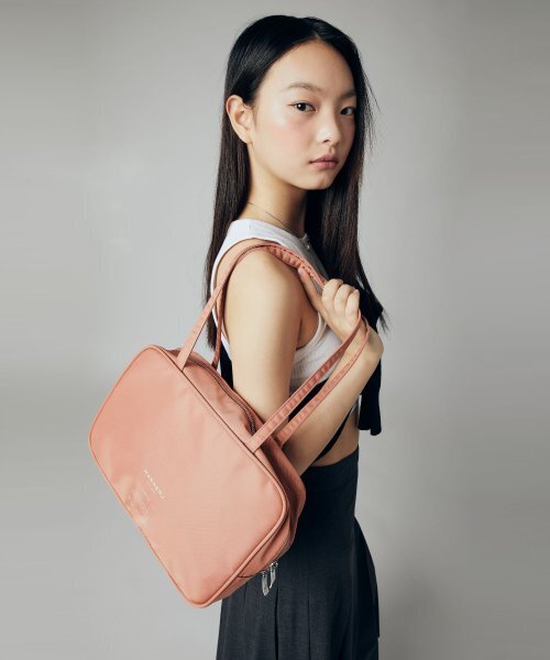 MARHEN.J(マルヘンジェイ)の「イヴ (EVE) ナイロン ボーリングバッグ(ショルダーバッグ・レディース・ブラック/ベージュ/グレー/ピンク・FREE)」の5枚目の写真