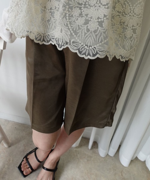 CORNERS(コーナーズ)の「ヴィンテージサテンハーフパンツ(その他パンツ・レディース・ブラック/カーキ/アイボリー・M)」の6枚目の写真