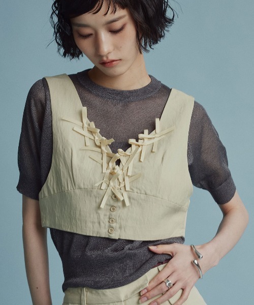 W:Huku(フーク)の「【W:Huku / ドライタッチツイル】リボンビスチェ / Dry-Touch Twill Ribbon Bustier(ベスト・レディース・ブラック/ベージュ・M/L)」の2枚目の写真