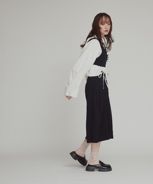 W:Huku(フーク)の「【W:Huku / ドライタッチツイル】リボンビスチェ / Dry-Touch Twill Ribbon Bustier(ベスト・レディース・ブラック/ベージュ・M/L)」の18枚目の写真