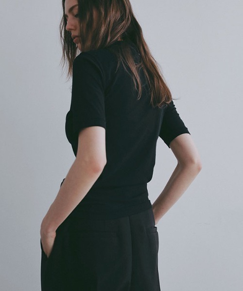 ETRE TOKYO(エトレトウキョウ)の「ハーフスリーブハイネックシアープルオーバー(Tシャツ/カットソー・レディース・ブラック/ライトベージュ/ホワイト/ライトブラウン・FREE)」の14枚目の写真