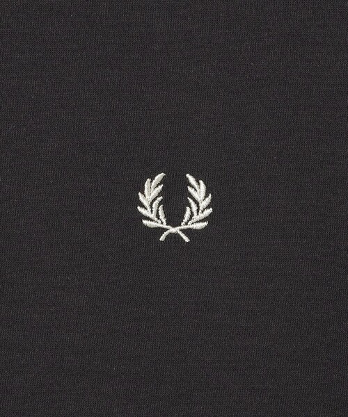 BEAMS(ビームス)の「【別注】FRED PERRY / ロゴ Tシャツ(Tシャツ/カットソー・メンズ・ホワイト/ブラック/チャコールグレー/ネイビー・SMALL/MEDIUM/LARGE/X-LARGE)」の10枚目の写真