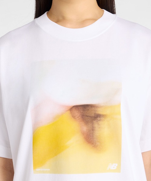 NEW BALANCE(ニューバランス)の「NB GREY フォトTシャツイエロー(Tシャツ/カットソー・レディース・ホワイト・X-LARGE/LARGE/MEDIUM/SMALL)」の4枚目の写真