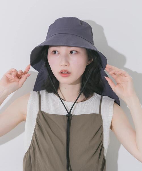 SMELLY(スメリー)の「『撥水/UVカット』サンシェードバケットハット(ハット・レディース・ベージュ/チャコールグレー・-)」の2枚目の写真