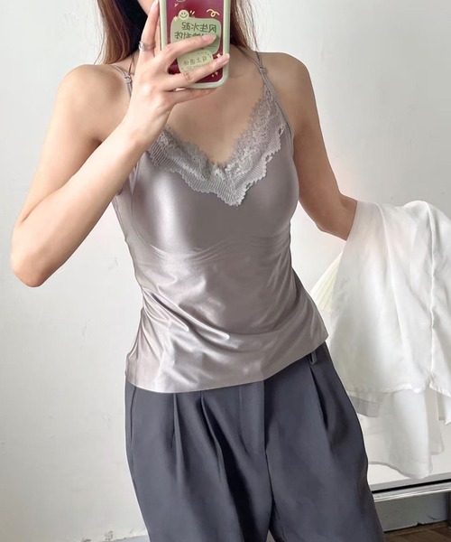 by LEGNA(バイレグナ)の「カップ付きレースキャミソール(キャミソール・レディース・グレー/ブラック/アイボリー・LARGE/X-LARGE/MEDIUM)」の2枚目の写真