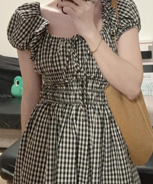 CHUL(チュル)の「ギンガムチェックシャーリングワンピース(ワンピース・レディース・ブラック×ホワイト・X-LARGE/LARGE/MEDIUM/SMALL)」の3枚目の写真