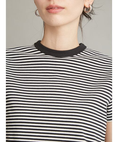 Mila Owen(ミラオーウェン)の「コンパクトTシャツ(Tシャツ/カットソー・レディース・その他/イエロー/ラベンダー/ホワイト/レッド/ダークネイビー・F)」の11枚目の写真