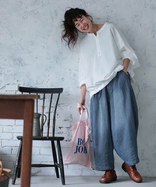soulberry（ソウルベリー）の「味わい深いヒッコリーの9分丈パンツ（デニムパンツ・レディース・ブルー系・5L/4L/3L/LL/L/M）」の4枚目の写真