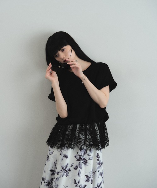 ARVELLIA（アルベリア）の「LACE HEM RELAX TOP（Tシャツ/カットソー・レディース・ホワイト/ブラック・M）」の2枚目の写真