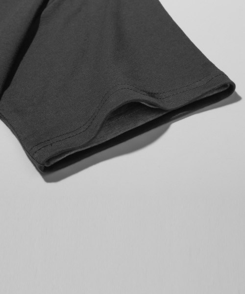 PEID(ペイド)の「PDスモールデイジーロールアップクロップ半袖Tシャツチャコール(Tシャツ/カットソー・メンズ・チャコール・1/2/3)」の5枚目の写真