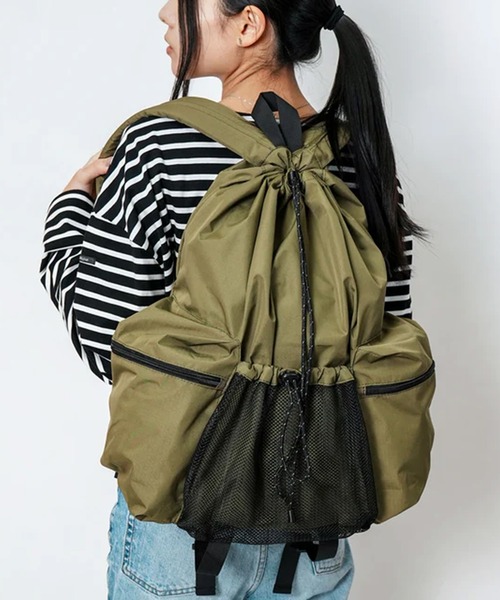 KiU(キウ)の「【KiU】パッカブルドローストリングバックパック(バックパック/リュック・レディース・カーキ/ブラック/ベージュ・FREE)」の3枚目の写真