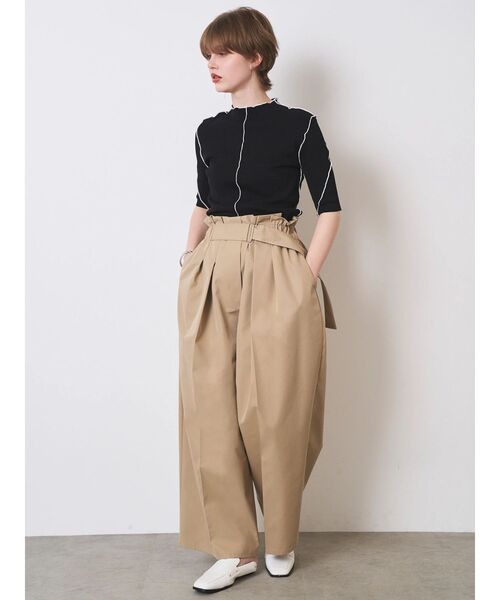 ELENDEEK(エレンディーク)の「サイドギャザーコクーンパンツ(その他パンツ・レディース・ブラック/ベージュ・2/1)」の5枚目の写真