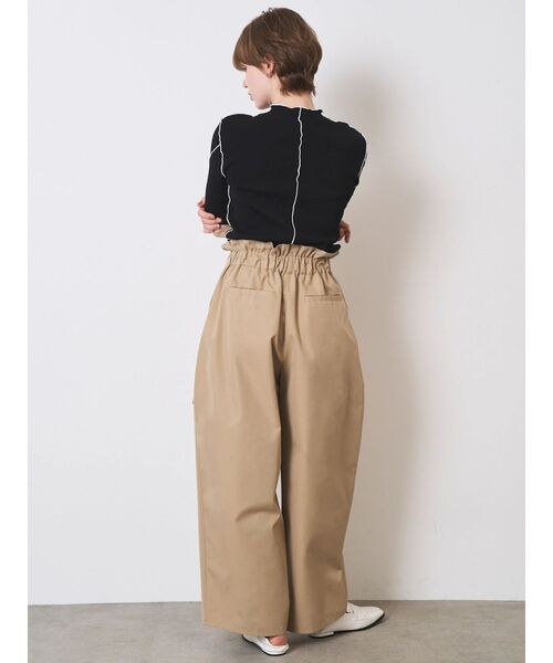 ELENDEEK(エレンディーク)の「サイドギャザーコクーンパンツ(その他パンツ・レディース・ブラック/ベージュ・2/1)」の6枚目の写真