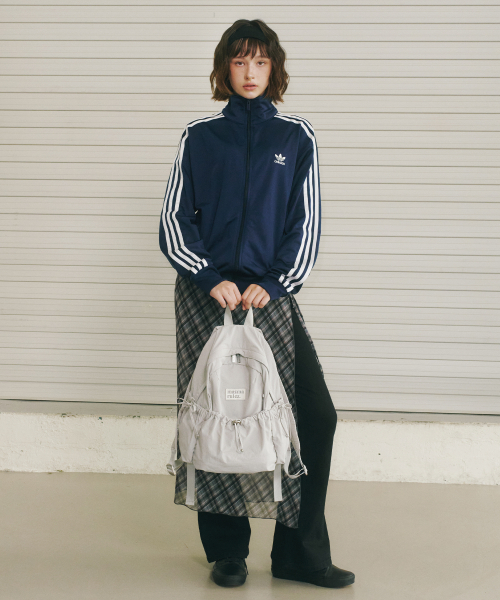 MASMARULEZ（マスマルールズ）の「[INT] mini ver. Ribbon pocket backpack_Light gray（バックパック/リュック・レディース・ライトグレー・FREE）」の3枚目の写真