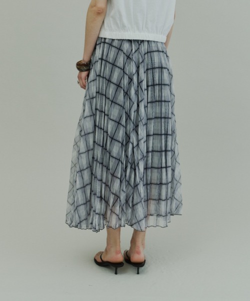 Plumel（プルメル）の「Bias-Cut Checkered Skirt / バイアスチェックスカート（スカート・レディース・ブラック・MEDIUM）」の2枚目の写真