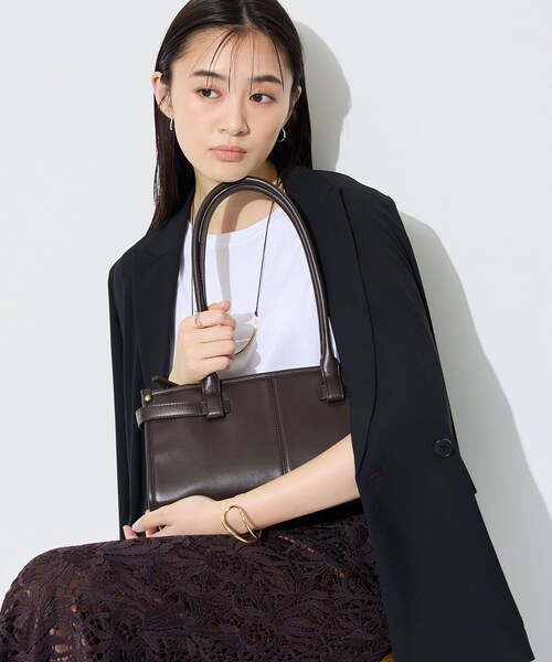 INDIVI(インディヴィ)の「【収納力◎/トレンド】スクエアトートバッグ(トートバッグ・レディース・ブラウン系その他/ブラック・00)」の12枚目の写真