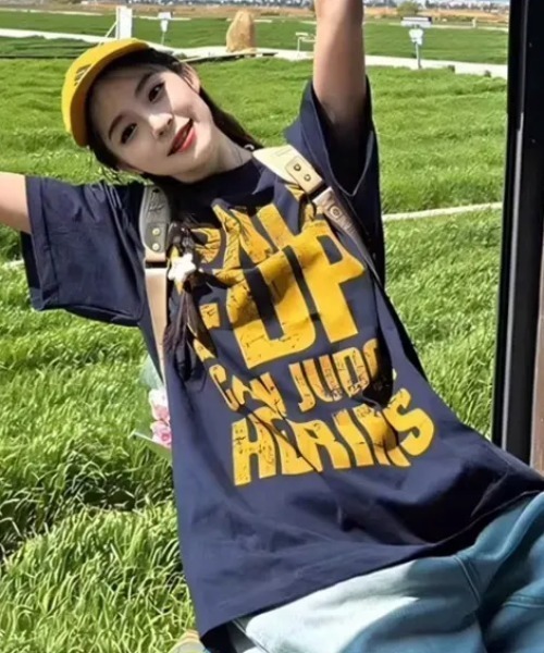 SHEPP(シープ)の「【UNISEX】英字グラフィック ビッグシルエット 半袖Tシャツ(Tシャツ/カットソー・レディース・ホワイト/グレー/ネイビー/ブラック・L/M)」の6枚目の写真