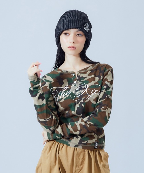 X-girl(エックスガール)の「HENLEY NECK SCRIPT LOGO L/S COMPACT TOP(Tシャツ/カットソー・レディース・レオパード/ホワイト/カモフラージュ・ONE SIZE)」の22枚目の写真