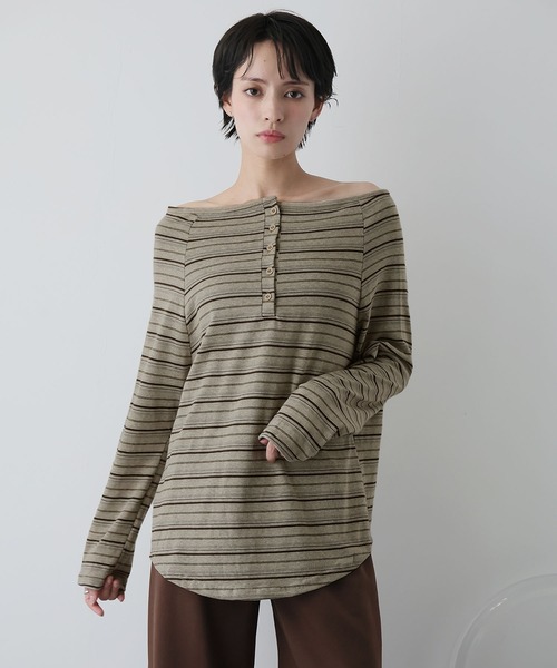 Ulysses(ユリシス)の「ヘンリーネックオフショルボーダーカットソー(Tシャツ/カットソー・レディース・ベージュ/ブラック・S/M)」の4枚目の写真