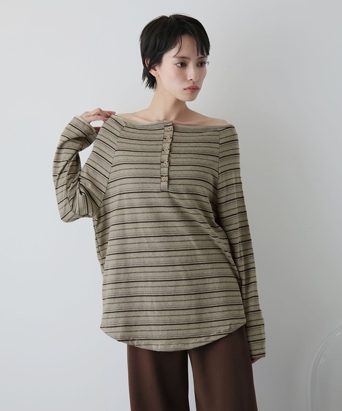Ulysses(ユリシス)の「ヘンリーネックオフショルボーダーカットソー(Tシャツ/カットソー・レディース・ベージュ/ブラック・S/M)」の5枚目の写真