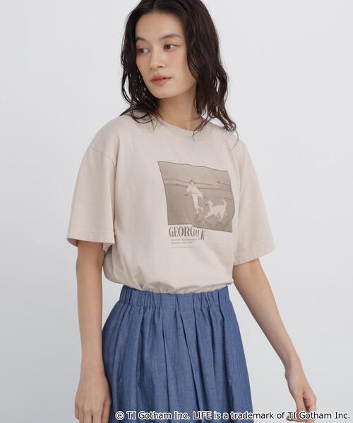 LIFE(ライフ)の「◆【LIFE PICTURE COLLECTION別注】フォトTシャツ DOG(Tシャツ/カットソー・レディース・ホワイト/ベージュ・MEDIUM)」の1枚目の写真