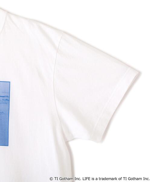 LIFE(ライフ)の「◆【LIFE PICTURE COLLECTION別注】フォトTシャツ DOG(Tシャツ/カットソー・レディース・ホワイト/ベージュ・MEDIUM)」の7枚目の写真
