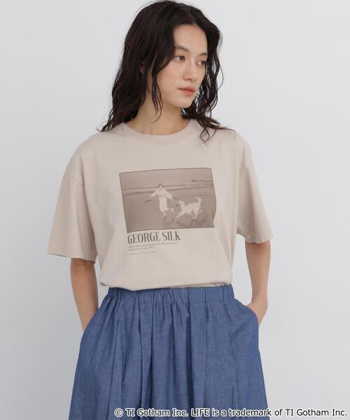 LIFE(ライフ)の「◆【LIFE PICTURE COLLECTION別注】フォトTシャツ DOG(Tシャツ/カットソー・レディース・ホワイト/ベージュ・MEDIUM)」の11枚目の写真