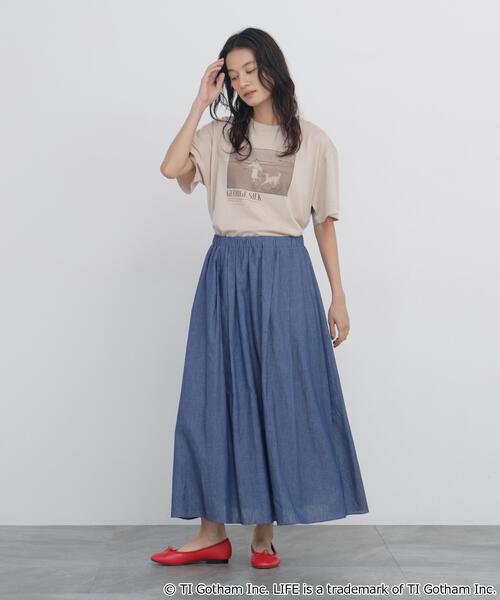 LIFE(ライフ)の「◆【LIFE PICTURE COLLECTION別注】フォトTシャツ DOG(Tシャツ/カットソー・レディース・ホワイト/ベージュ・MEDIUM)」の12枚目の写真