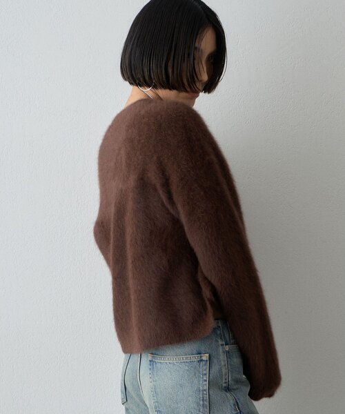 Whim Gazette(ウィムガゼット)の「カシミヤ混ファークルーネックニットプルオーバー(ニット/セーター・レディース・ブラウン/イエロー/ミント/グレー/オフホワイト/ピンク/ネイビー・FREE)」の9枚目の写真