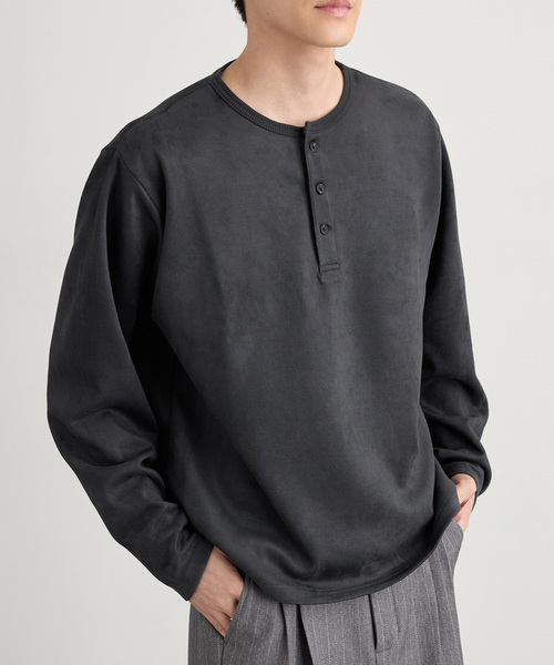 MONO-MART(モノマート)の「ソフトフェード コンパクトフィット ヘンリーネック長袖カットソー<イージーケア・UVカット>(Tシャツ/カットソー・メンズ・ダークオリーブ/ブラック/ダークグレー/ダークネイビー/グレイッシュブルー/ダークブラウン系/アイボリー・S/L/M)」の3枚目の写真