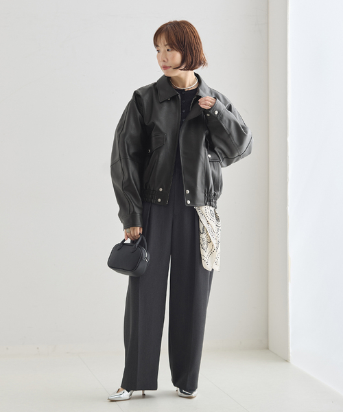 DUNST(ダンスト)の「DUNST/ダンスト UNISEX CROPPED ALTER-LEATHER BLOUSON ジャケット(その他アウター・レディース・ブラック・SMALL)」の2枚目の写真
