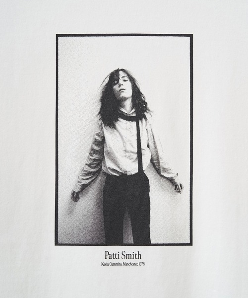 Juha(ユハ)の「PATTI SMITH PHOTO TEE by KEVIN CUMMINS(Tシャツ/カットソー・メンズ・ホワイト/ブラック・3/4)」の5枚目の写真
