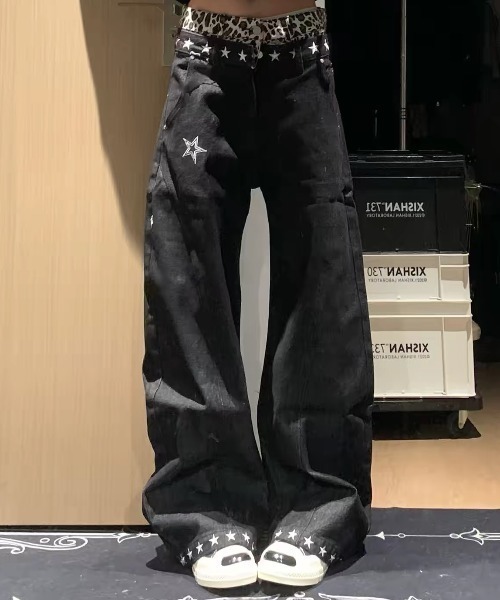 DIAVEL（ディアベル）の「【秋冬新作】レオパード柄ウエスト切替 スター刺繍ワイドデニムパンツ（デニムパンツ・レディース・ブラック・L/M/S）」の6枚目の写真